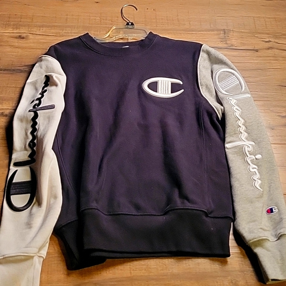 Vintage Champion Big Letter C sweatshirt Champion writing down both sleeves sz M